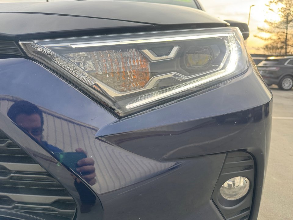 Used 2021 Toyota RAV4 XLE Premium image 30