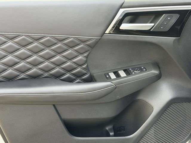 Used 2024 Mitsubishi Outlander SEL Black Edition image 14