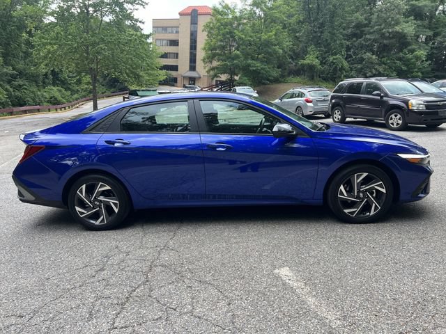 Used 2025 Hyundai Elantra SEL FWD image 6