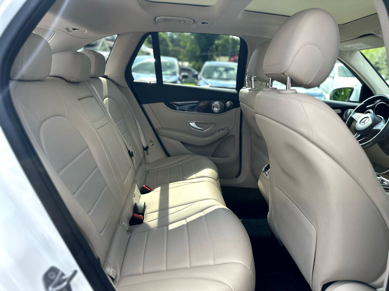 Used 2018 Mercedes-Benz GLC 300 4MATIC image 25
