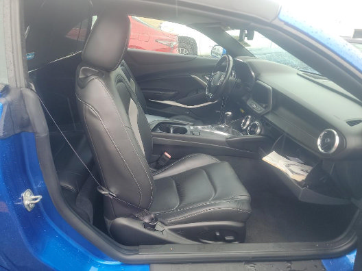 Used 2017 Chevrolet Camaro LT RWD image 9