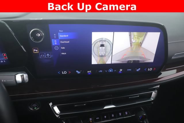 Used 2025 Chevrolet Traverse Z71 w/ LPO, Floor Liner Package AWD/4WD image 22