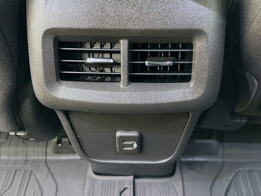 Used 2023 GMC Terrain SLE w/ Driver Convenience Package image 34