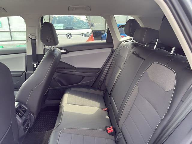 Certified 2023 Volkswagen Taos SE image 10