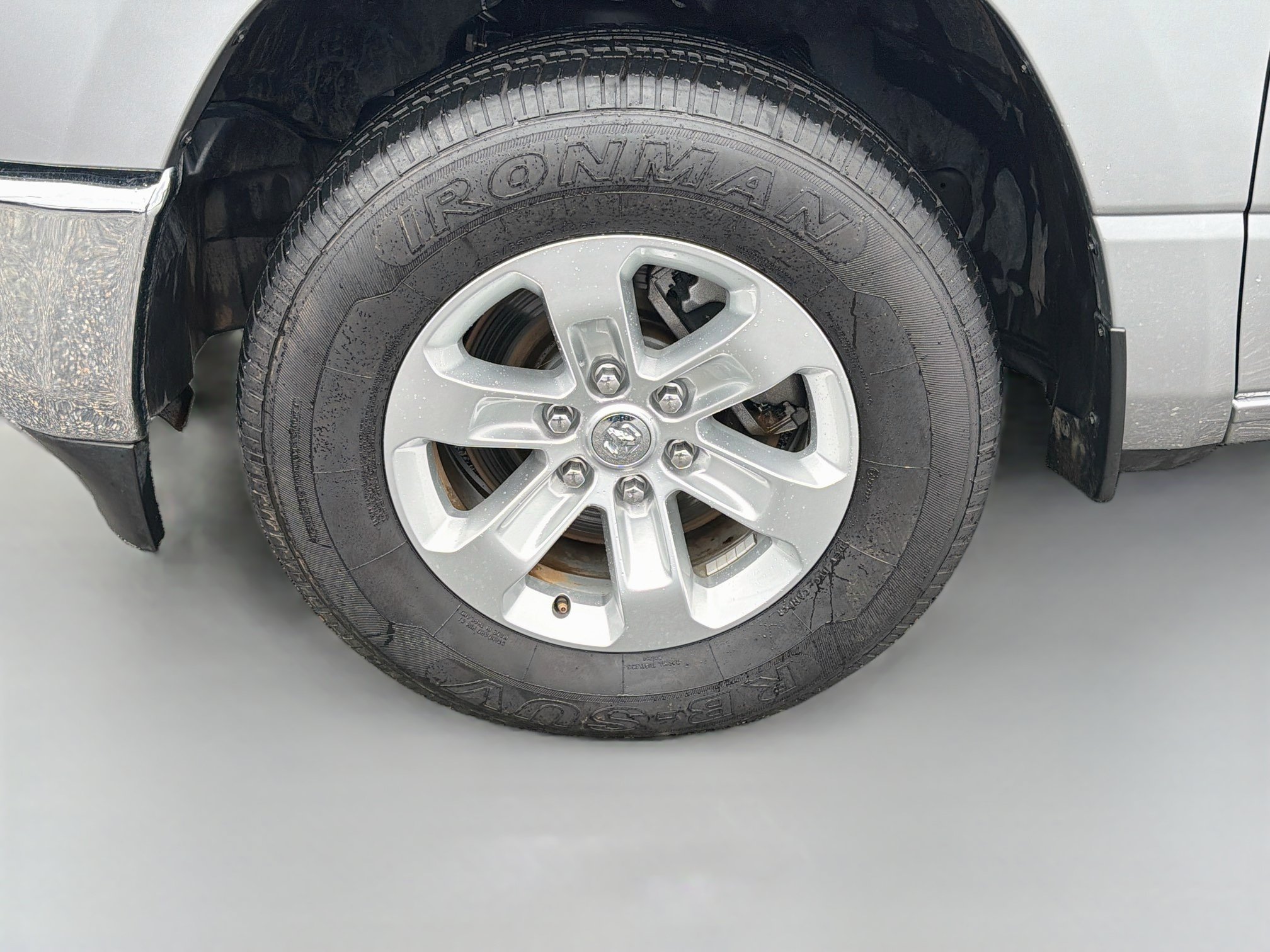 Used 2024 RAM 1500 Laramie AWD/4WD image 39