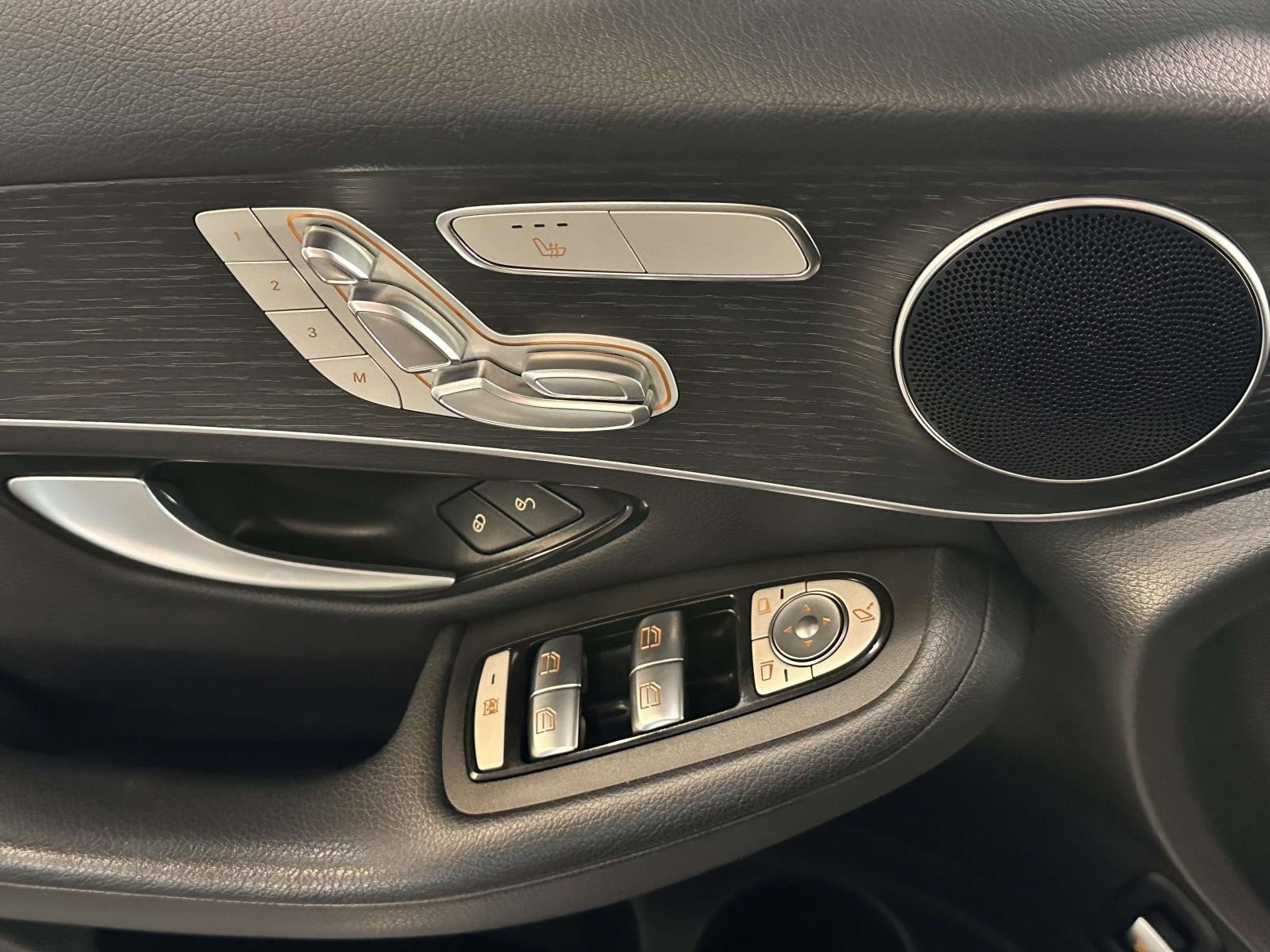 Used 2022 Mercedes-Benz GLC 300 4MATIC image 13