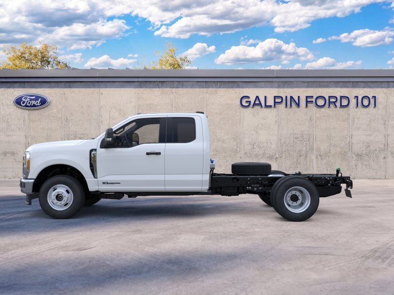 New 2026 Ford F350 XL w/ XL Chrome Package AWD/4WD image 3