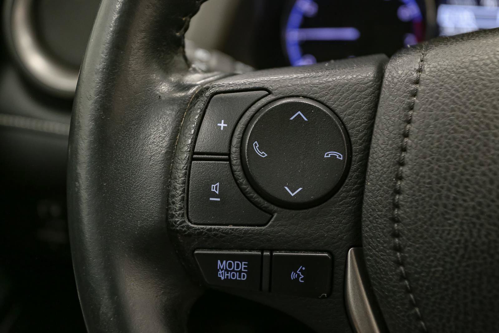 Used 2018 Toyota RAV4 Limited w/ Advanced Technology Package AWD/4WD image 34
