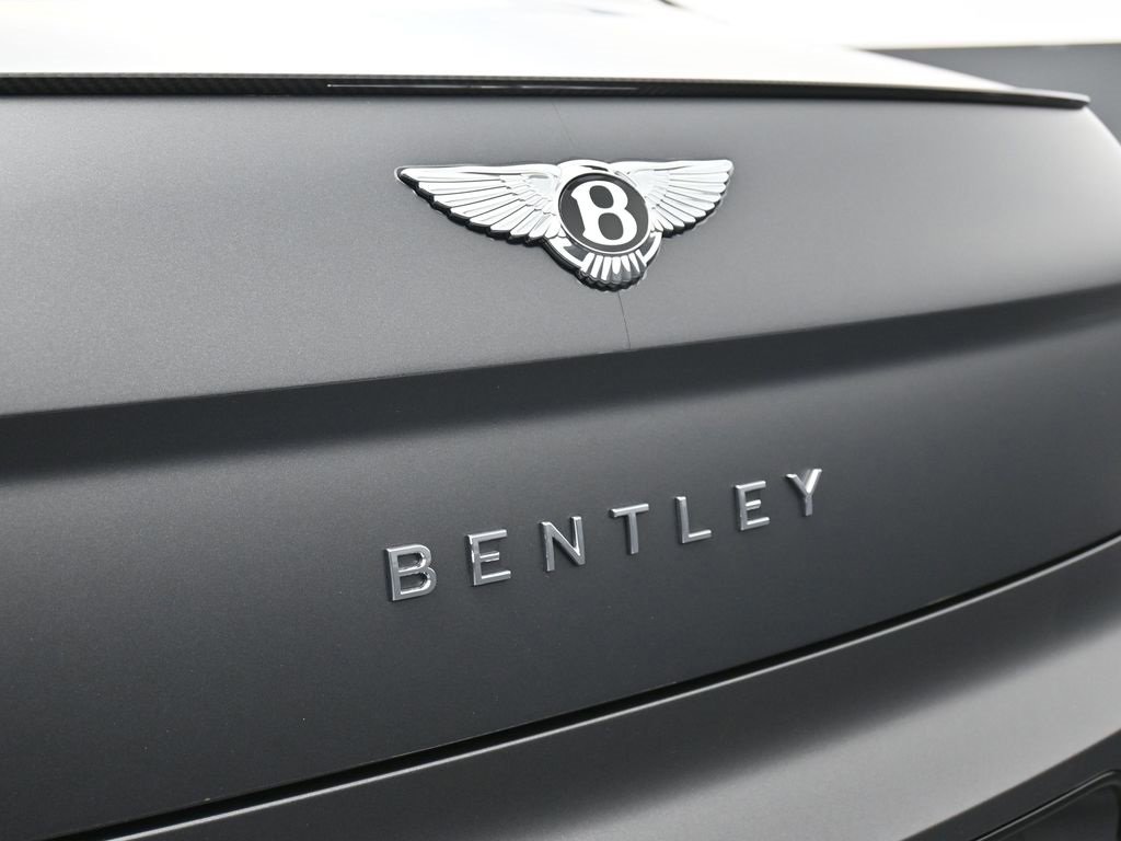 Used 2025 Bentley Flying Spur Plug-In Hybrid image 14