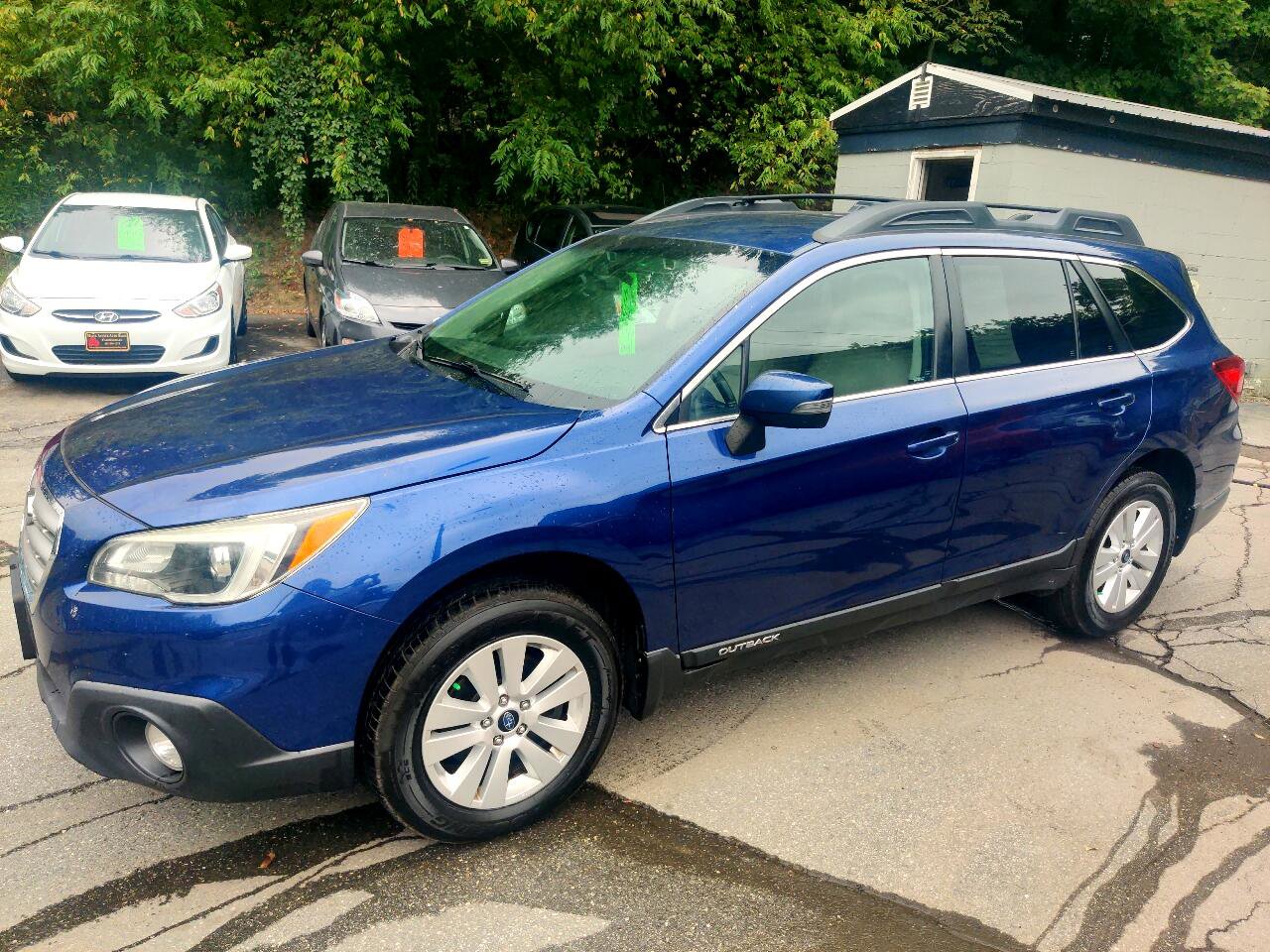 Used 2017 Subaru Outback 2.5i Premium image 2