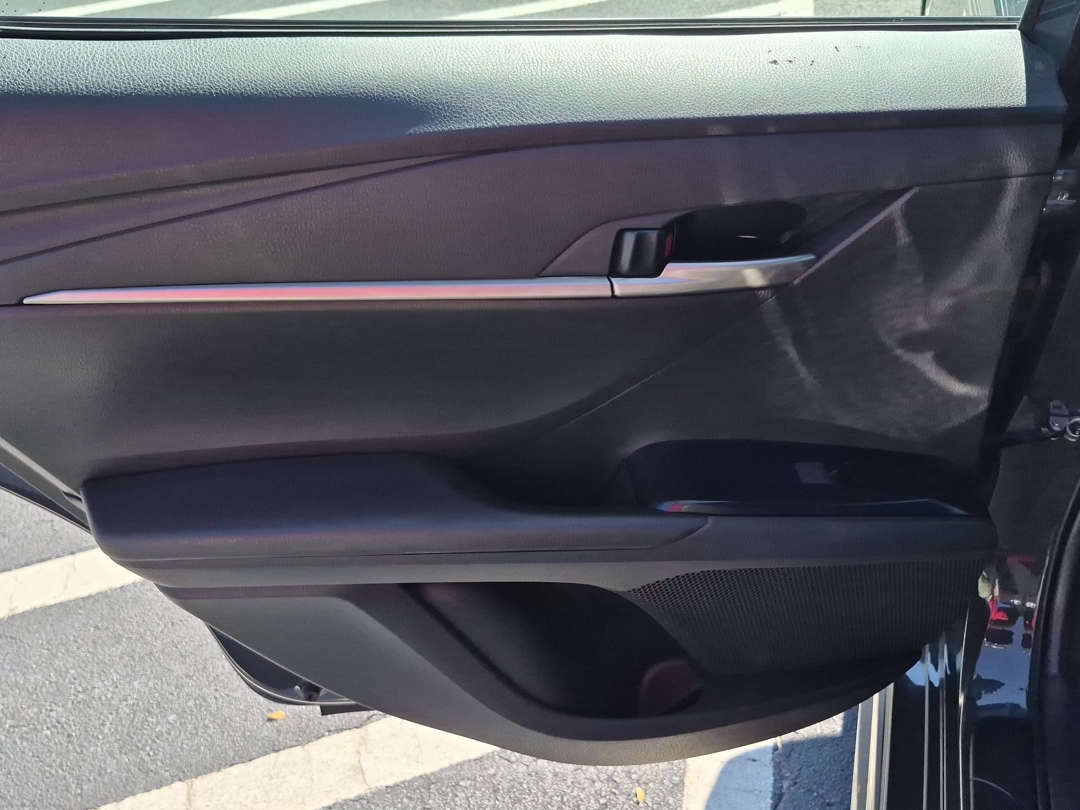 Used 2025 Toyota Camry SE FWD image 27