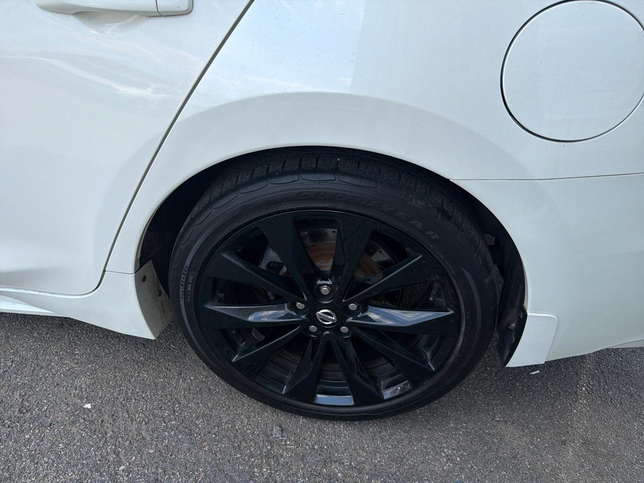 Used 2021 Nissan Maxima SR w/ Sport Mat Group FWD image 13