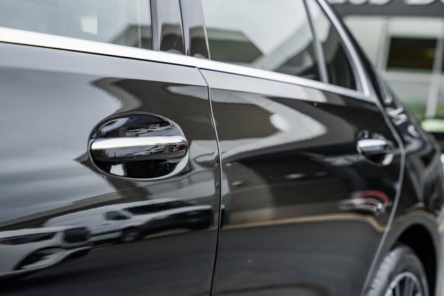 New 2025 Mercedes-Benz C 300 4MATIC Sedan image 15
