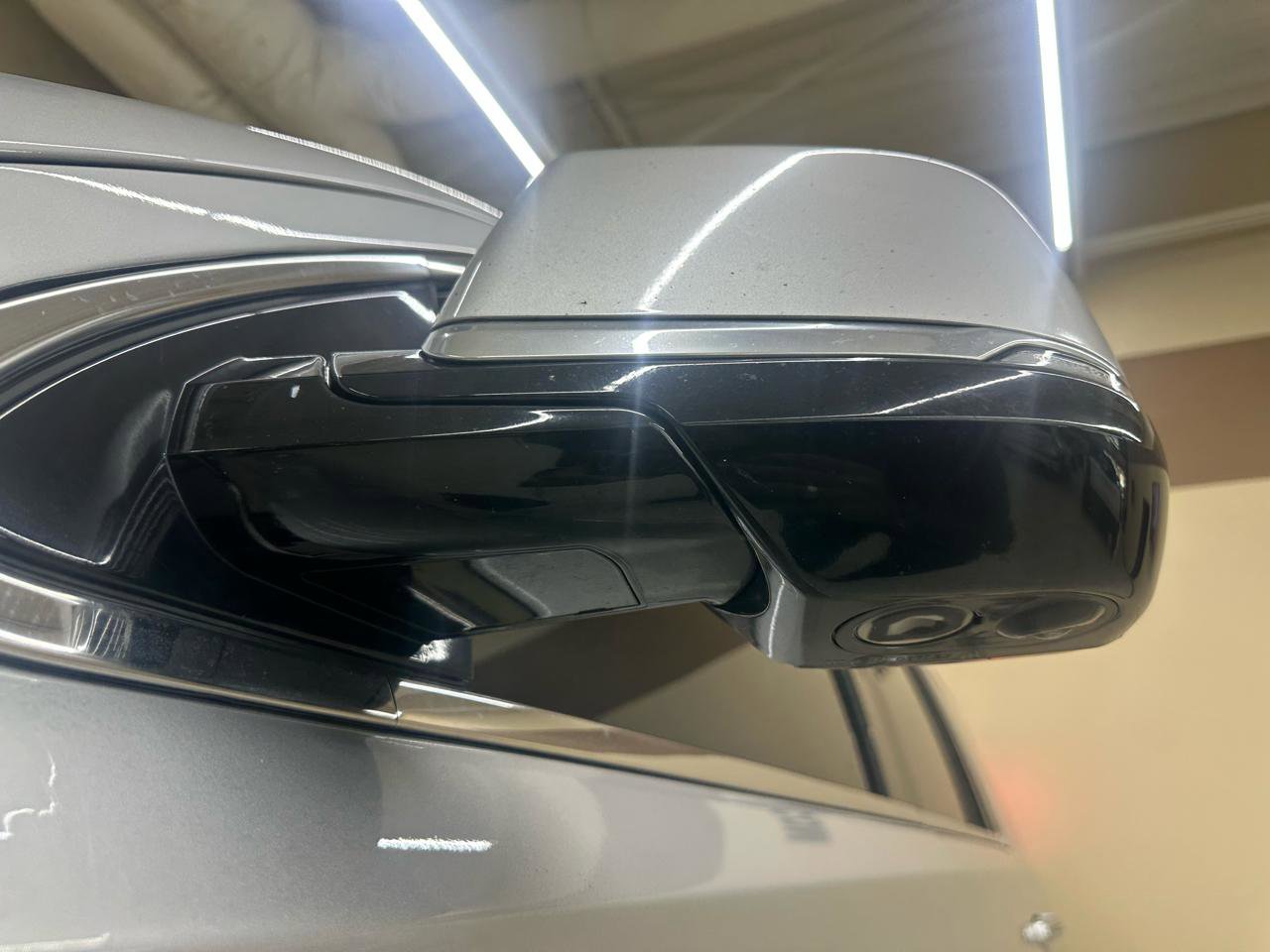 Used 2017 Cadillac Escalade Platinum AWD/4WD image 16