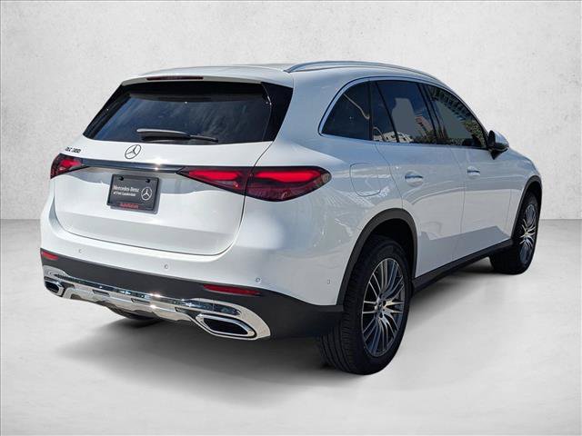 Used 2026 Mercedes-Benz GLC 300 image 2