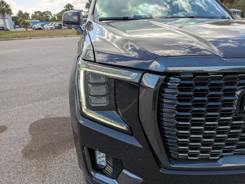 Used 2024 GMC Yukon Denali Ultimate AWD/4WD image 11