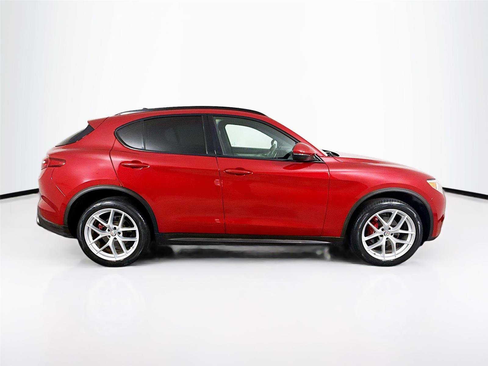 Used 2019 Alfa Romeo Stelvio Ti Sport w/ Quick Order Package 22S Sport AWD/4WD image 35