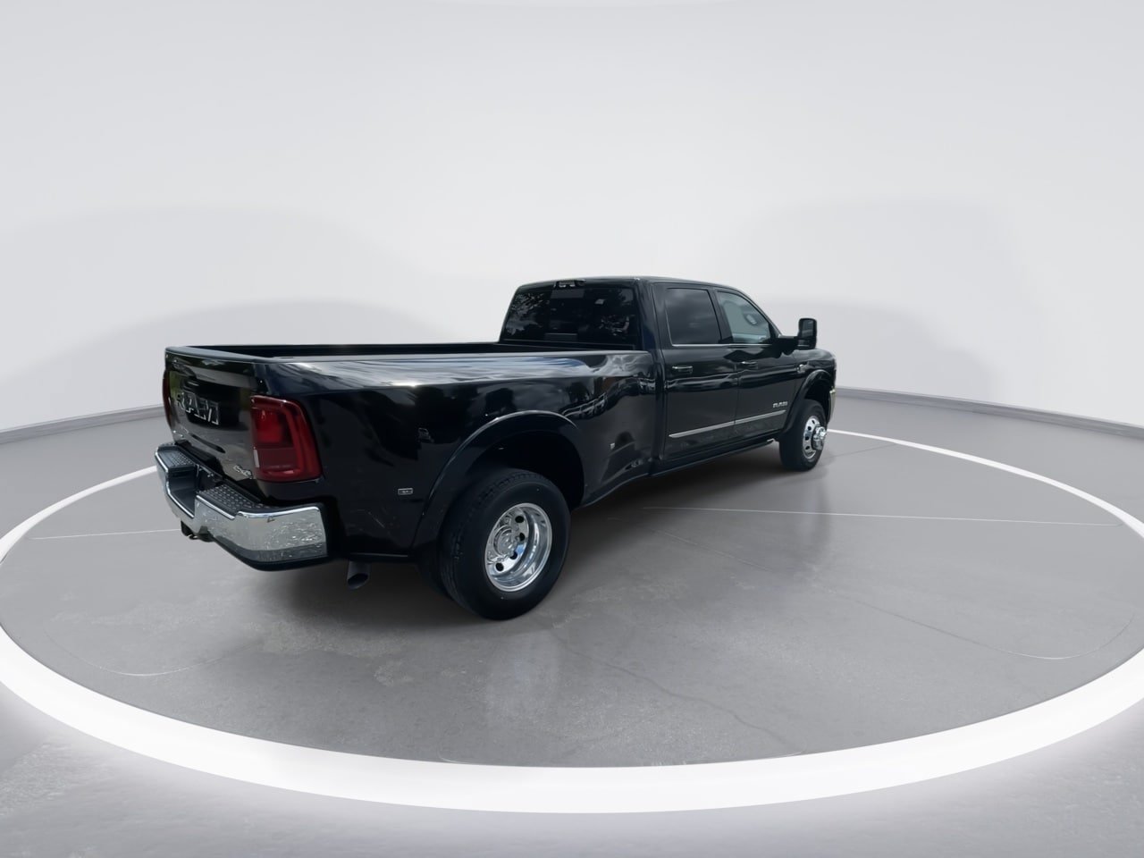 New 2026 RAM 3500 Limited AWD/4WD image 9