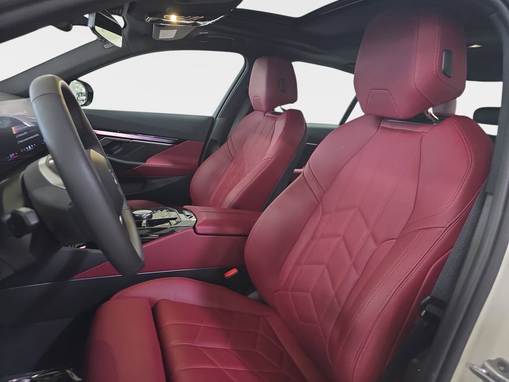 Used 2025 BMW i5 eDrive40i w/ Premium Package image 17