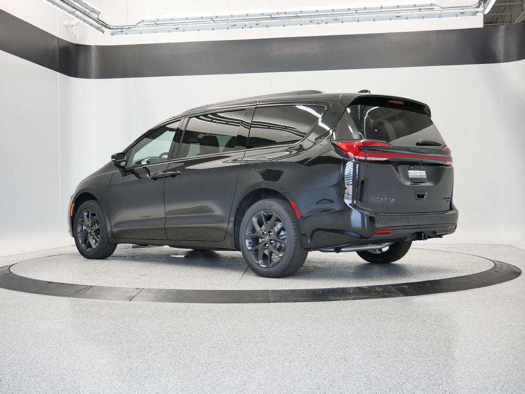 New 2026 Chrysler Pacifica Limited w/ S Appearance Package image 42