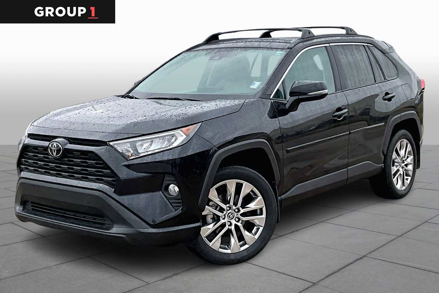 Used 2021 Toyota RAV4 XLE Premium image 1
