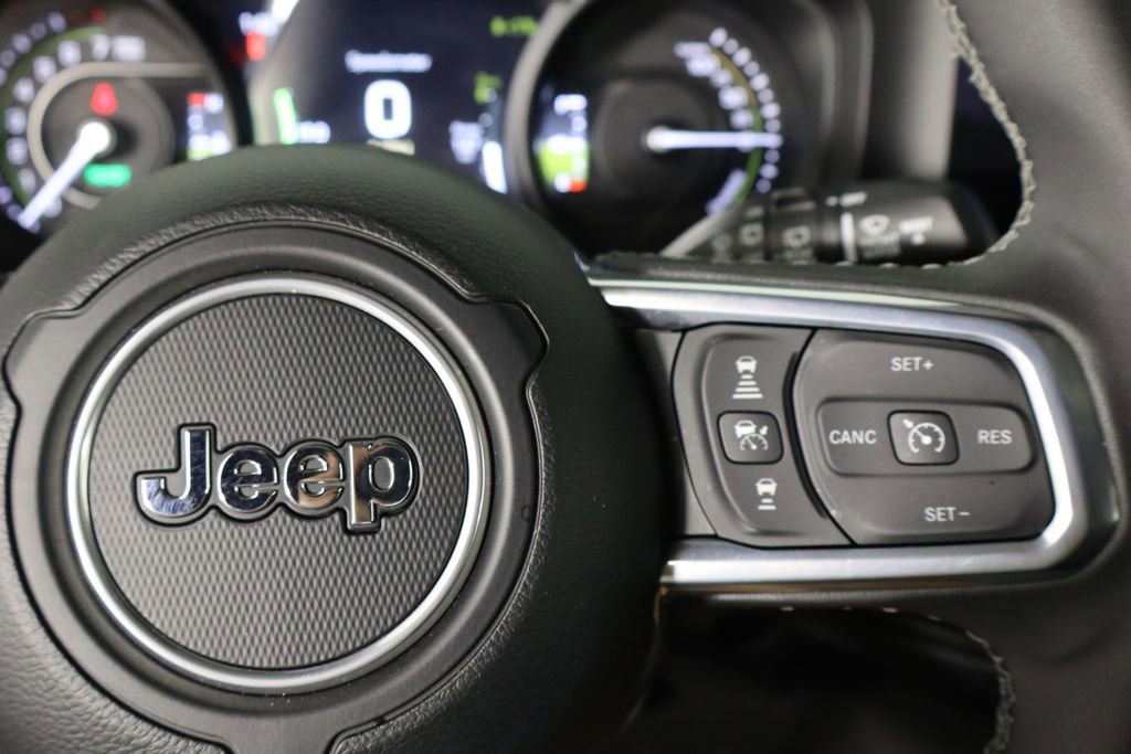 Used 2025 Jeep Wrangler Unlimited Sahara image 10