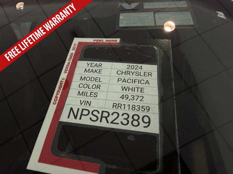 Used 2024 Chrysler Pacifica Limited FWD image 49