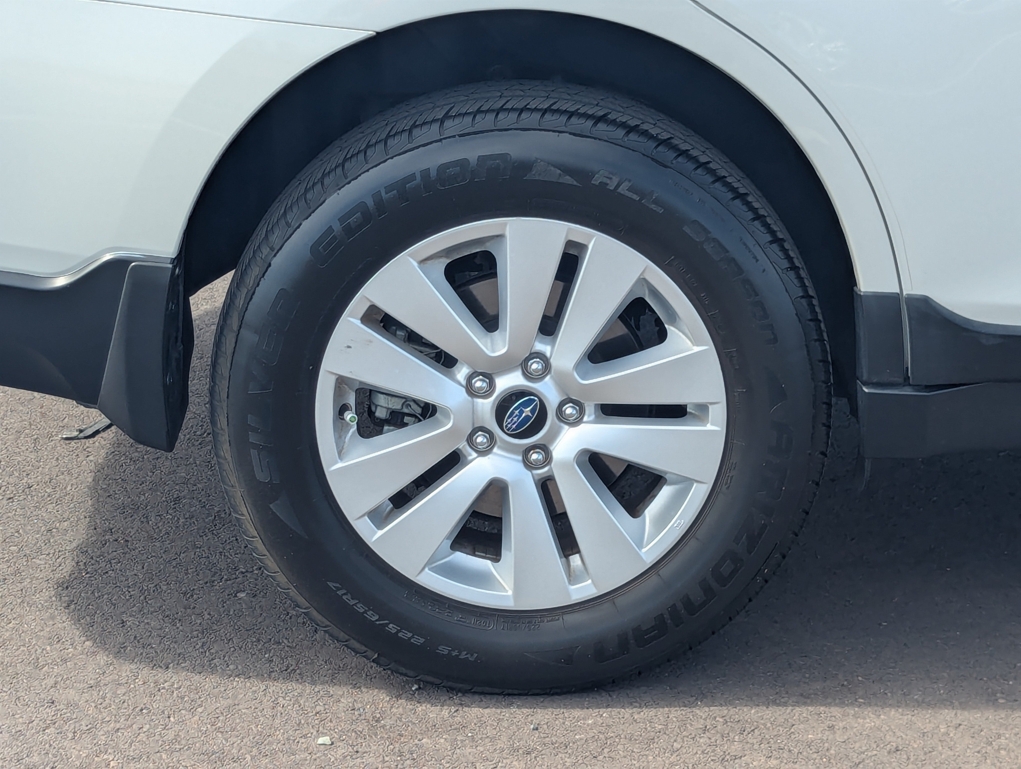 Used 2017 Subaru Outback 2.5i Premium AWD/4WD image 9