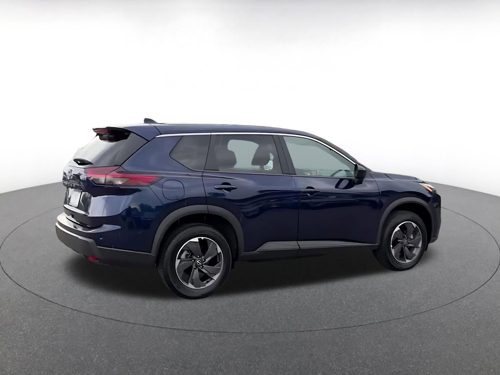 Used 2025 Nissan Rogue SV FWD image 14