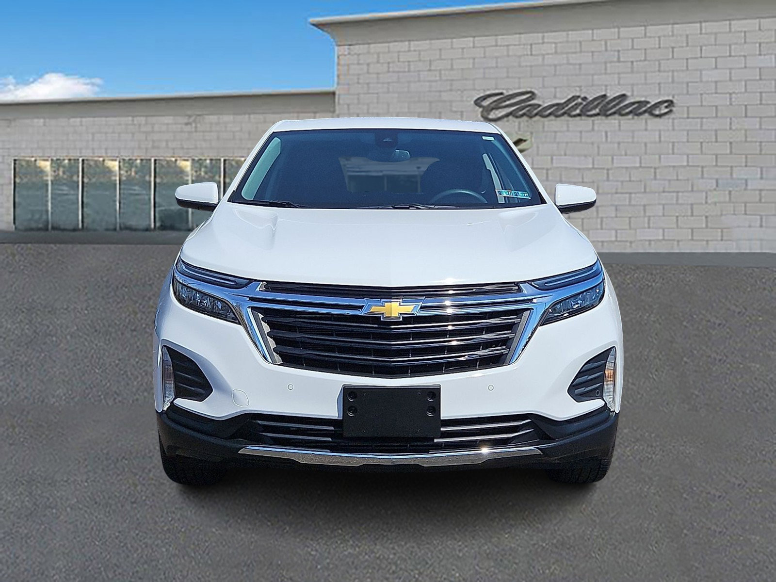 Used 2023 Chevrolet Equinox LT w/ LPO, Floor Liner Package image 2