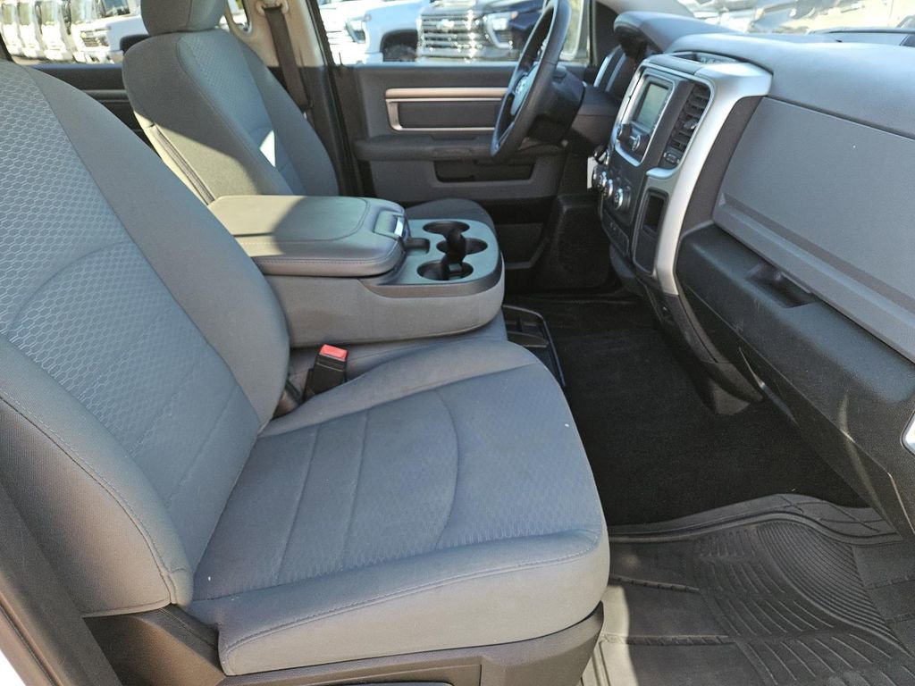 Used 2020 RAM 1500 Classic SLT image 28