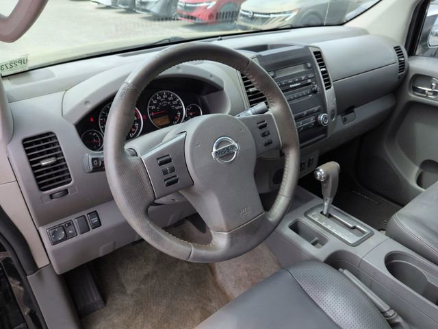 Used 2011 Nissan Frontier SL w/ Moonroof Pkg image 28