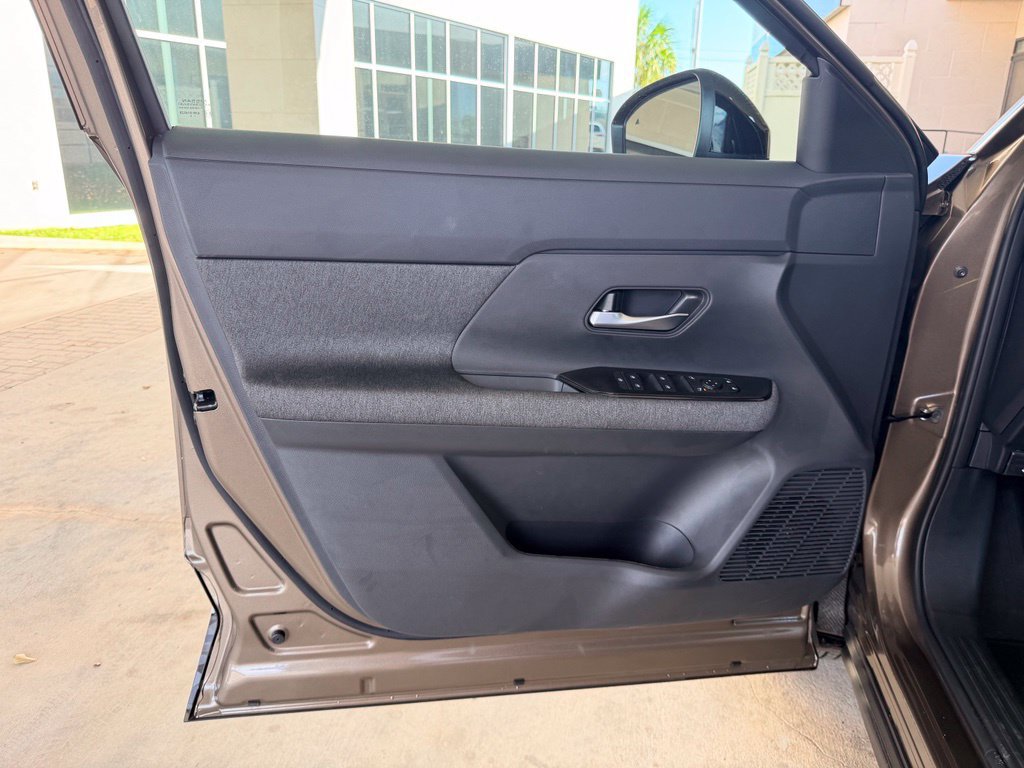 Used 2026 Nissan Kicks SV w/ Cold Weather Package FWD image 11