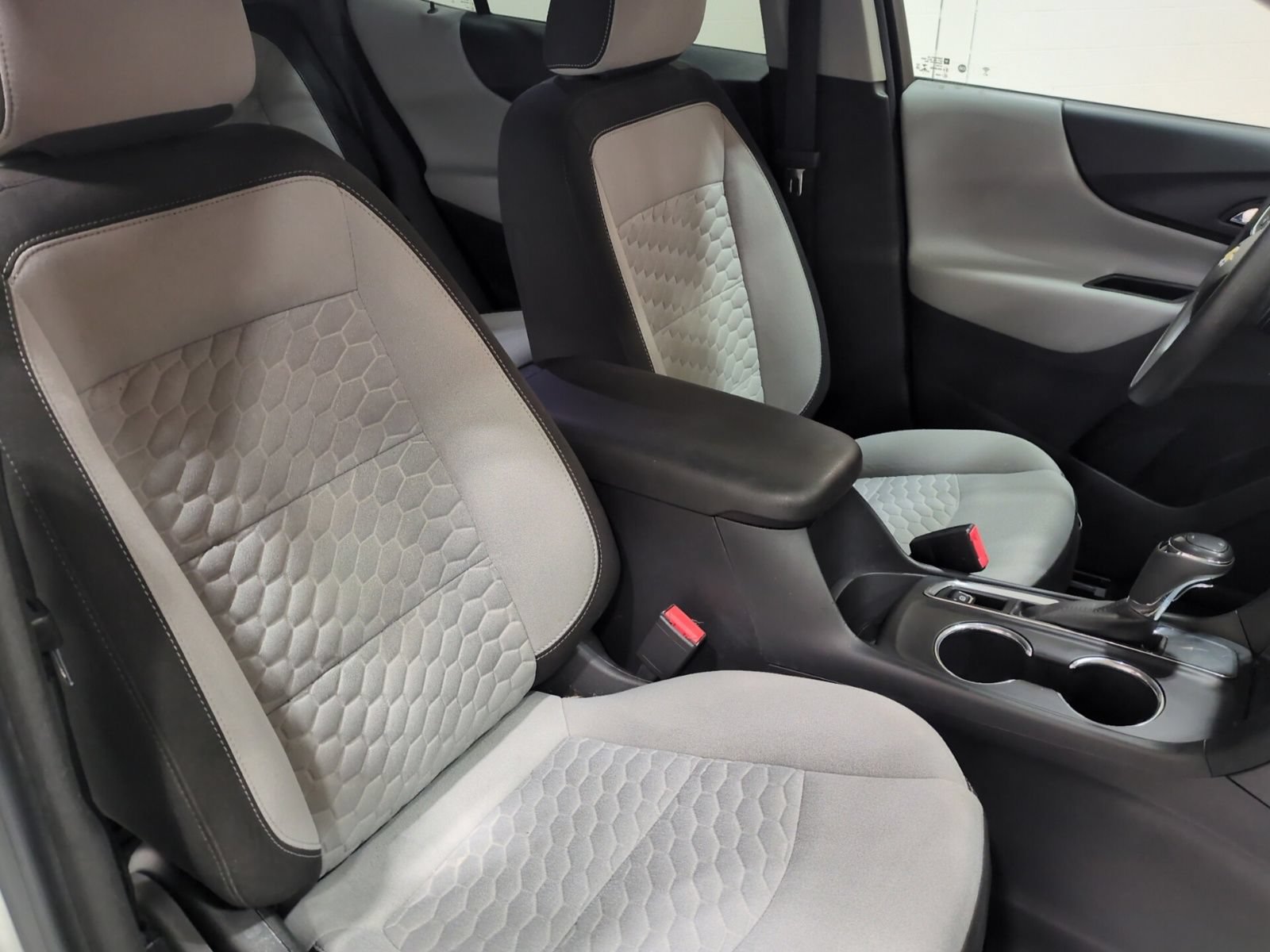 Used 2019 Chevrolet Equinox LS w/ LS Convenience Package FWD image 10