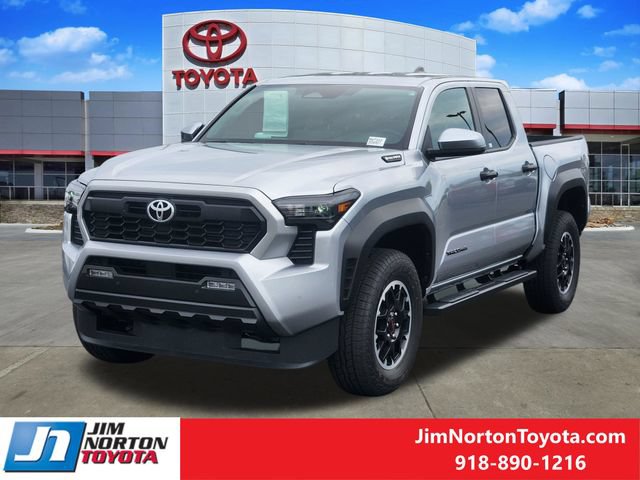 Used 2025 Toyota Tacoma TRD Off-Road w/ TRD Off Road Upgrade Package AWD/4WD image 4