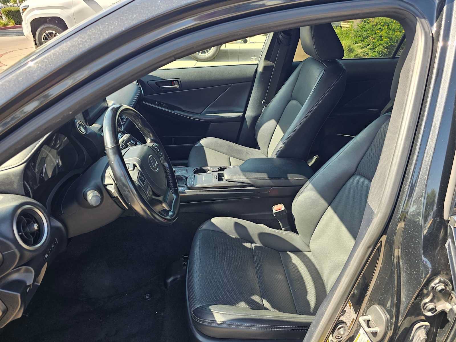 Used 2022 Lexus IS 300 AWD image 20
