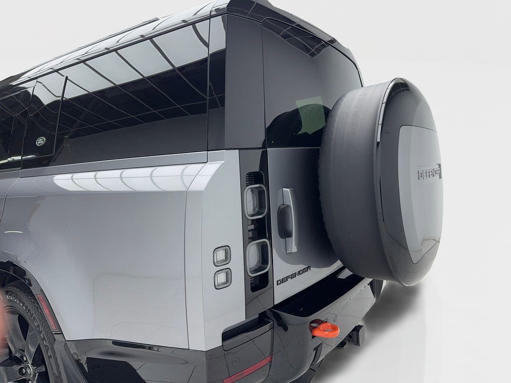 Used 2024 Land Rover Defender 130 X image 9