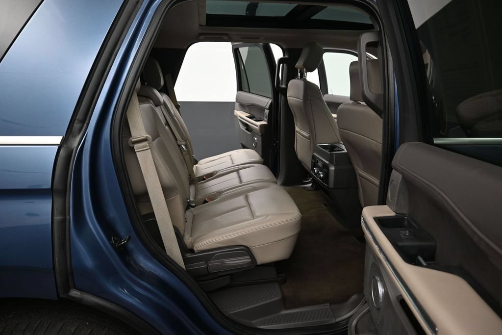 Used 2019 Ford Expedition XLT w/ Equipment Group 202A RWD image 42