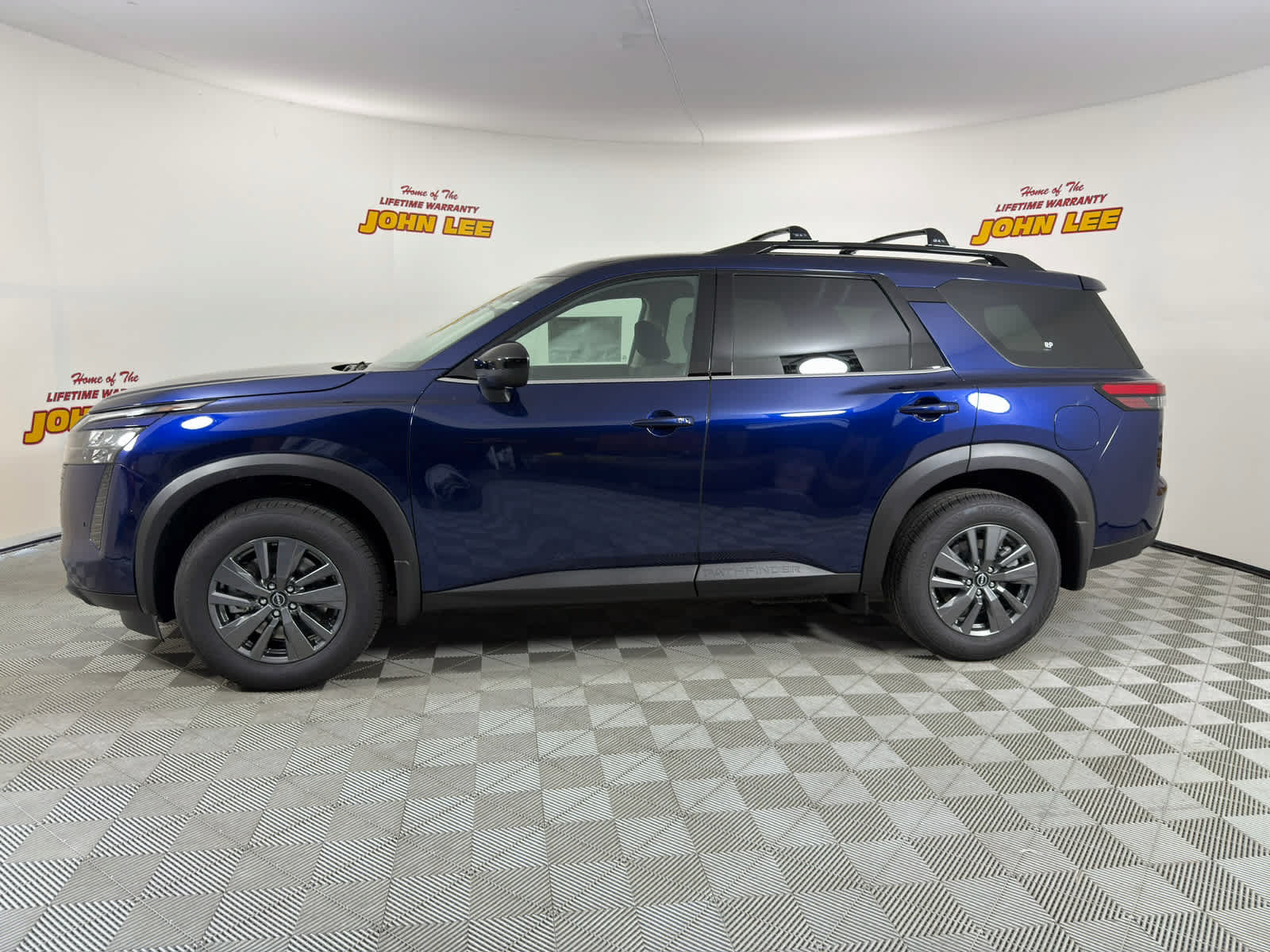 New 2026 Nissan Pathfinder SV w/ Cargo Package FWD image 2
