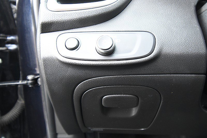 Used 2021 Chevrolet Trax LT FWD image 10