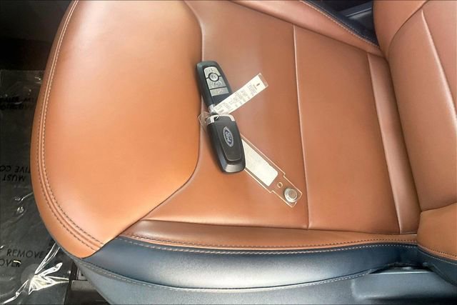 Used 2022 Ford Maverick Lariat w/ Lariat Luxury Package FWD image 11