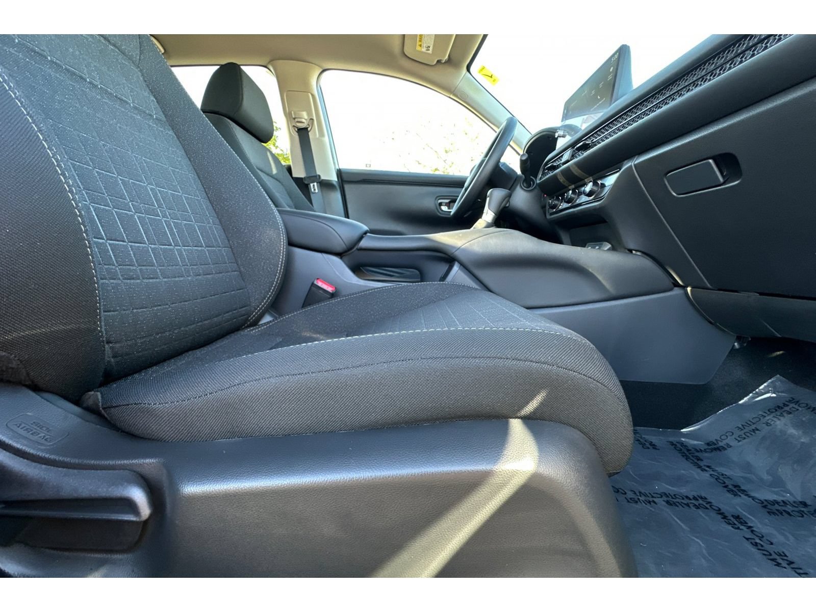 Used 2027 Honda HR-V LX image 23