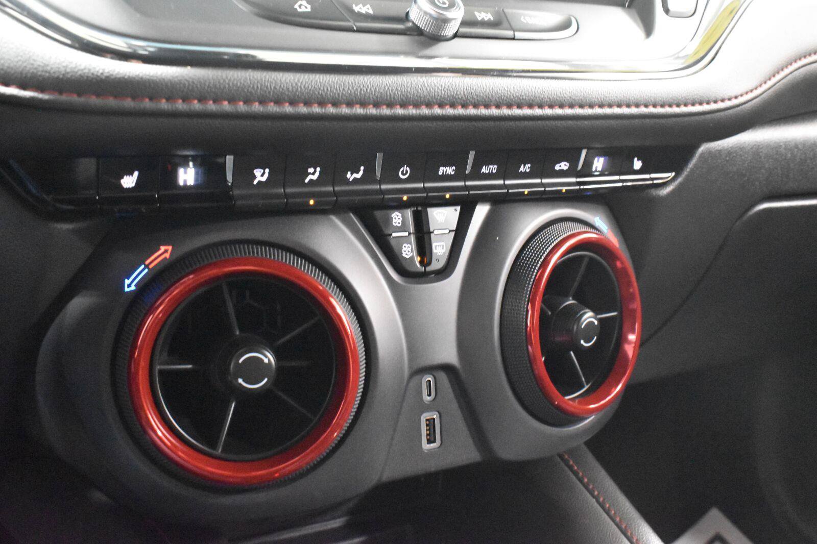 Used 2025 Chevrolet Blazer RS FWD image 18