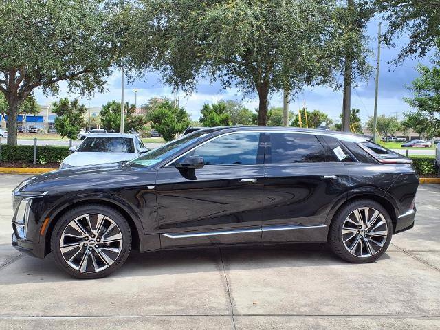 New 2026 Cadillac Lyriq Signature Luxury AWD/4WD image 2