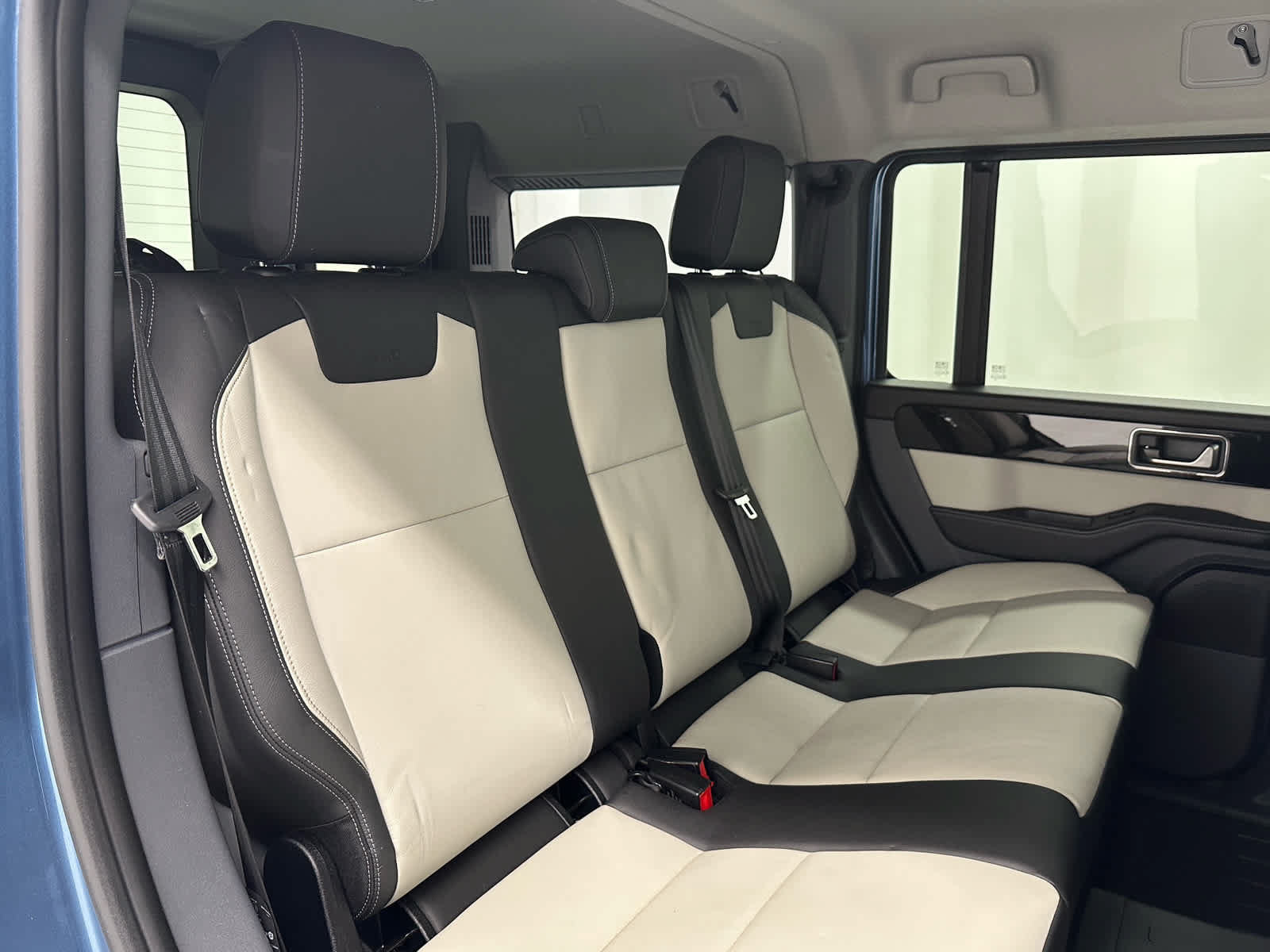 Used 2024 INEOS Grenadier Station Wagon AWD/4WD image 21