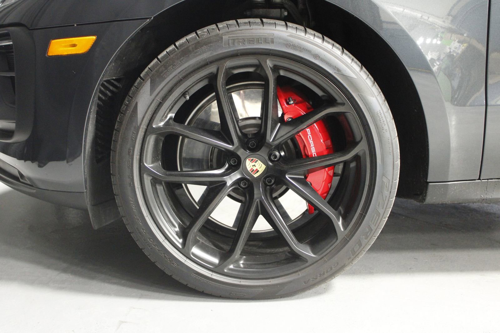 Certified 2025 Porsche Macan GTS image 17