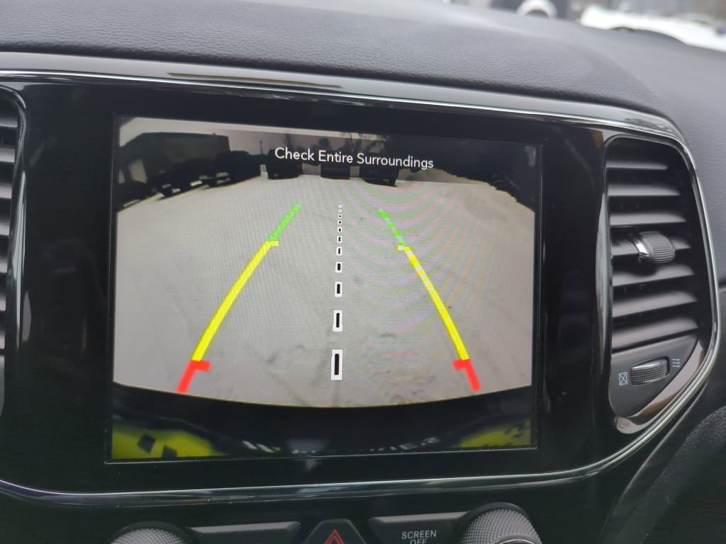 Used 2020 Jeep Grand Cherokee Laredo w/ Quick Order Package 2BN North image 15