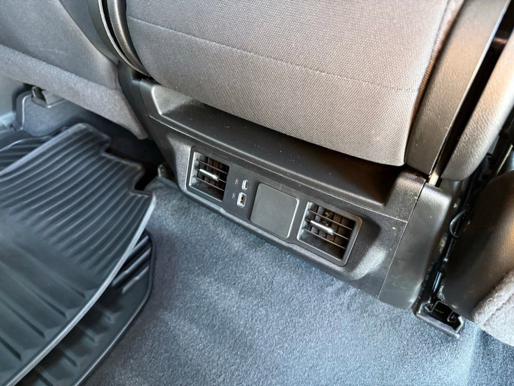 Used 2025 Chevrolet Silverado 1500 Custom image 18