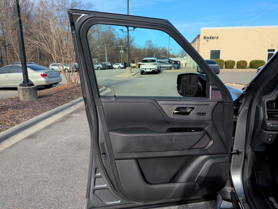 New 2026 INFINITI QX80 Autograph w/ Premium Cargo Package image 9