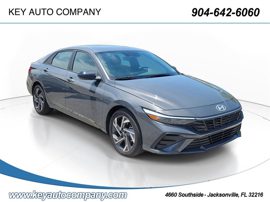 Used 2025 Hyundai Elantra Sport video 1